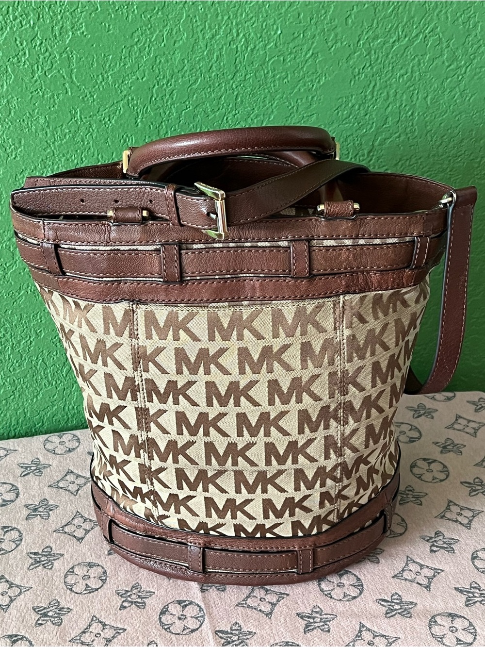 Michael Kors Kingsbury Medium Tote Bag - Picture 2 of 7